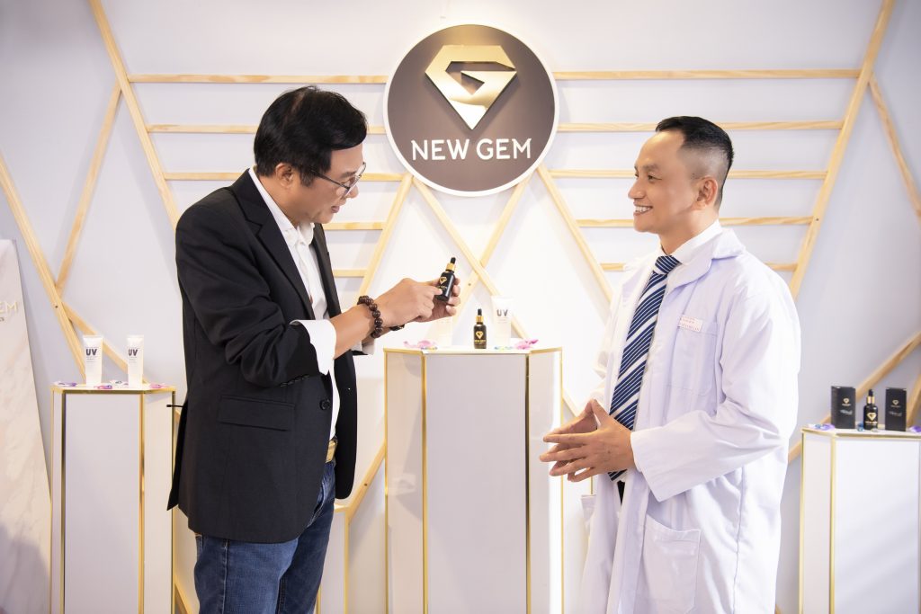 Serum Đẩy Lùi Mụn New Gem 15 aHUY 1865