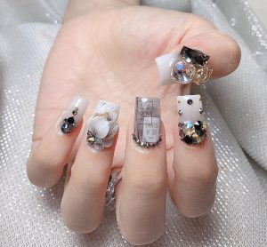 Học nail đi nước ngoài có khó không?