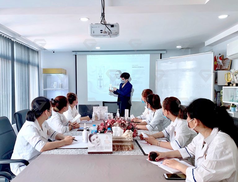 Trung tâm đào tạo nghề nail New Gem