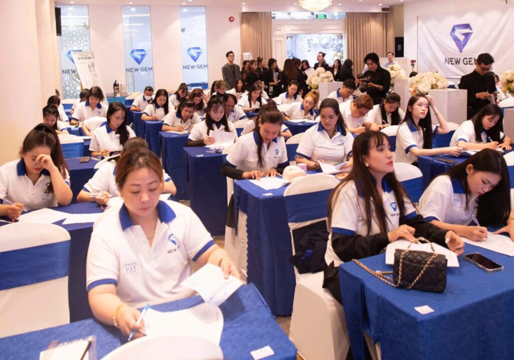 Trung tâm Đào tạo Thẩm mỹ New Gem (New Gem Beauty Education) 46 hoc vien new gem khoa hoc nail 1 1536x1077 1