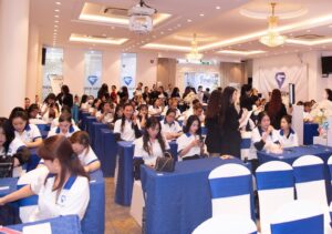 Học nghề nail tại Việt Nam có đi nước ngoài được không? 1 image 17