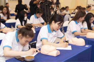 Khóa học Spa chuyên nghiệp 37 thi tot nghiep newgem 06 768x513 1